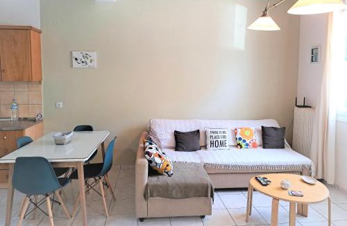 Kiparissia Apartment | Family stone apartment