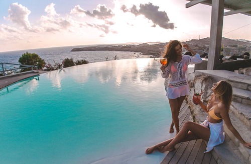 Paradise Apartment | Family Studio: Sea View, Sharing Pool, Gym and bar
