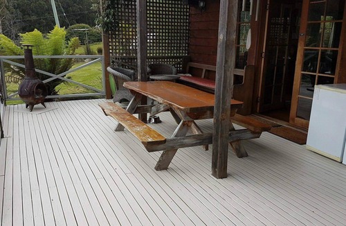 Snug House | Fantastic getaway for family or friends with spectacular views.