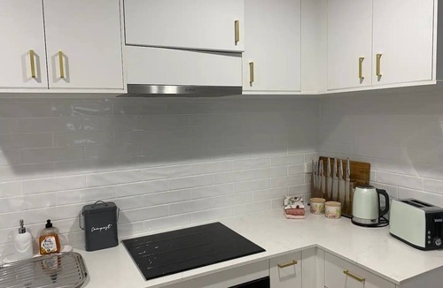Mullumbimby Apartment | Fantastic views, comfortable beds. Close to Banya Bathhouse Spa & Crystal Castle