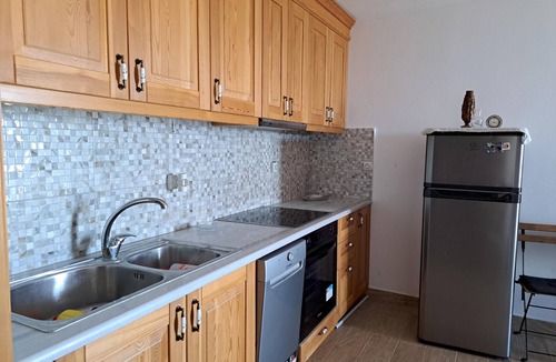 Aipeia Apartment | Fantastically situated vacation apartment above the beach near Chrani | Peloponn