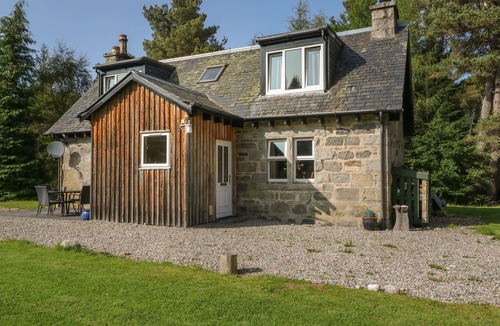 Kinlochlaggan Cottage | FEAGOUR, family friendly, with open fire in Laggan