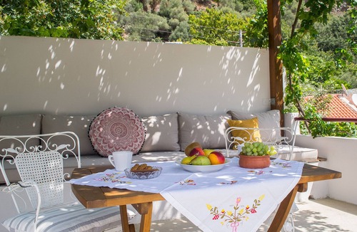 Perivolia House | Feneri House-Traditional Residence 20'from ELAFONISI