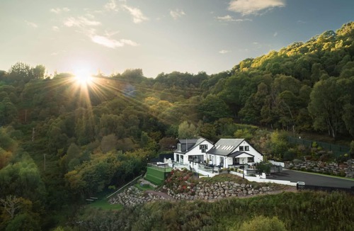 Inverness House | Fern View House overlooking Loch Ness
