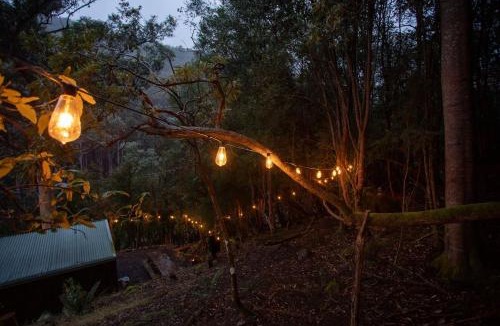 Hobart House | Fernvale Cottage - An Enchanting Mountainside Oasis