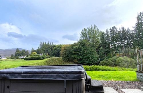 Roybridge House | Fersit Log Cottage