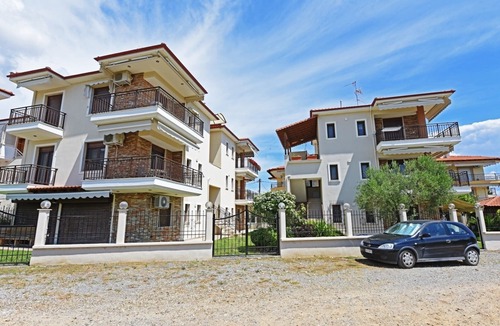 Paralia Dionysiou Apartment | Fibes Luxury Living 3 by RentalsPro