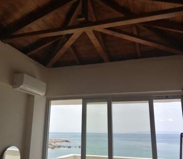 Stoupa House | Filanthi CostaS