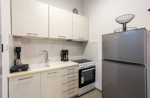 Filiatra Apartment | Filiatra Welcoming Hideaway - A Cozy Urban Escape