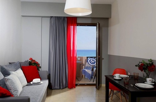 Kokkini Chani Apartment | First Floor Apartment with A/C, Balcony & Sea View - 100 meters from the Beach in Kokkini Hani!