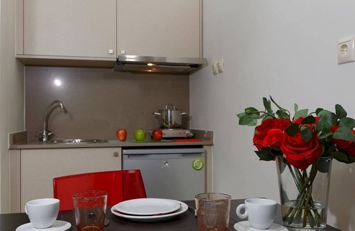 Kokkini Chani Apartment | First Floor Apartment with A/C, Balcony & Sea View - 100 meters from the Beach in Kokkini Hani!