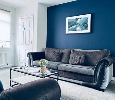 Dalkeith House | Five Bedroom Five Bathroom House - Dalkeith