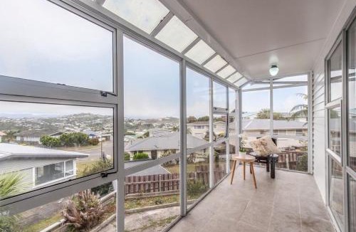 Johnsonville Apartment | five bedrooms and two living rooms property in Johnsonville Wellington