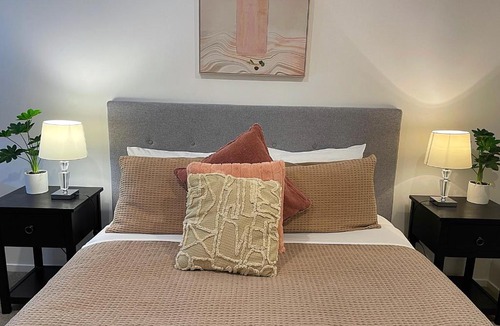 Flat Bush House | Flat Bush Holiday Accommodation