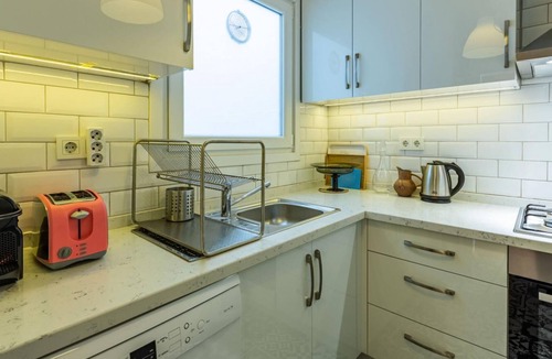 Rumeli Hisari Apartment | Flat with Bosphorus View near Shore in Sariyer