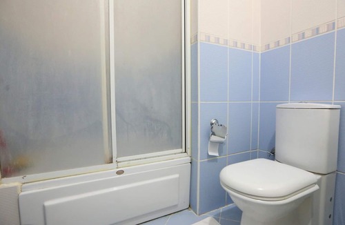 Uskudar Apartment | Flat with Two Living Rooms and Balcony in Uskudar