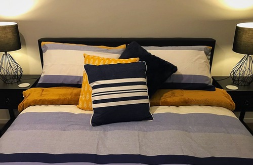 Flat Bush House | Flatbush Holiday Accommodation, Casheltown Residence CC|7 Bedrooms|2 Kitchens|Dining|Lounges