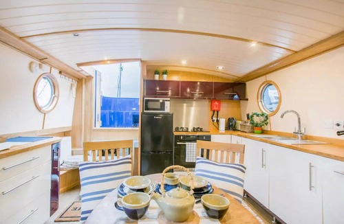 North Glasgow Boat Rental | Floating Retreat: Glasgow's Hidden Gem - Urban Life Meet Canalside Tranquility