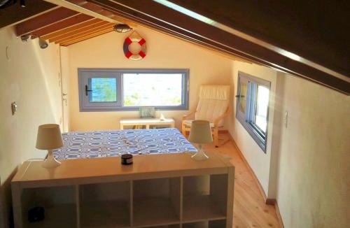 Melinta House | Floras Charming Waterfront Villa