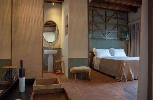 Aragona House | Fontes Episcopi