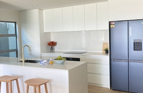 Clarks Beach House | Footsteps From The Beach, Auckland New Zealand