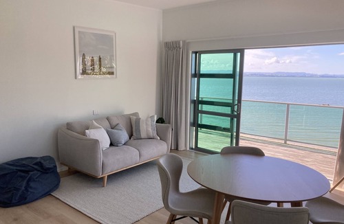 Clarks Beach House | Footsteps From The Beach, Auckland New Zealand