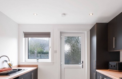 Peterhead Apartment | Forrest Road Stay - SJA Stays - Modern 2 Bed