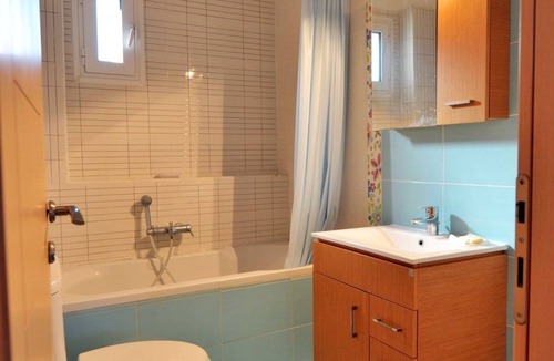 Paralia Dionysiou Apartment | Fotinia Beach House by RentalsPro 1st floor