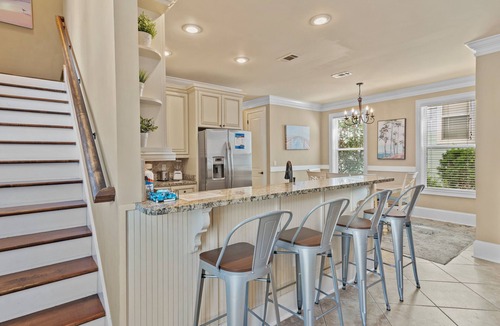 Villages of Crystal Beach House | 👑Four King Beds-Lagoon Pool-Hot Tub-Beach Trolley- 5BR House of Kings👑