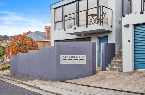 Hobart Central Business District Apartment | Four on Flinders - One bedroom central apartment