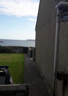 Thurso House | Four waves