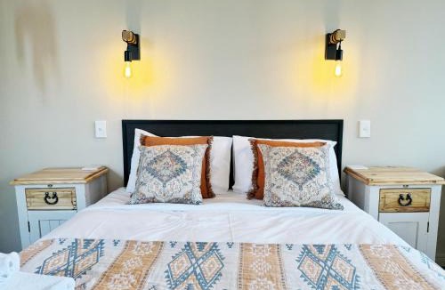 Newton Apartment | Free carpark, balcony with park views, pool and spa