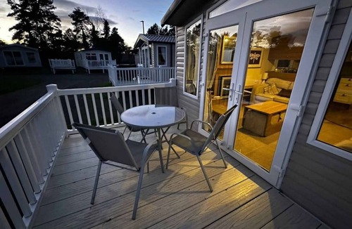 Prestonpans Apartment | Free STARLINK WIFI | Seton Sands Holiday Park