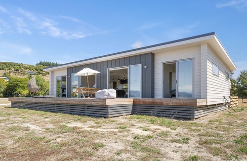 Omori Cottage | Freshwater Lookout - Taupo Holiday Home