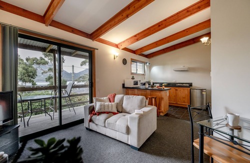 Coles Bay House | Freycinet Cottage 1