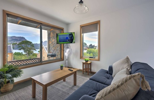 Coles Bay House | Freycinet Stone Studio 7