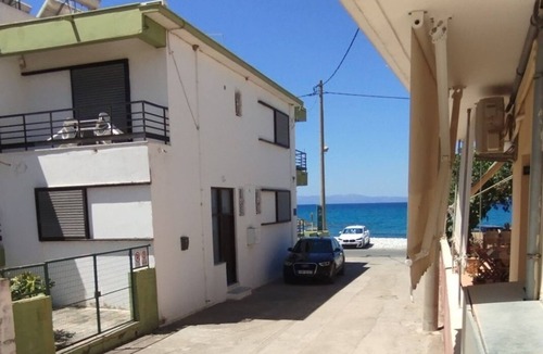 Akrogialion Apartment | Frinda, studio next to the sea