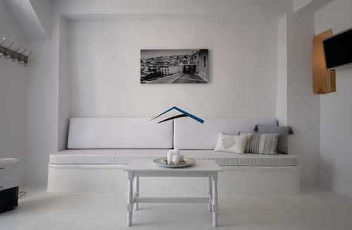 Ioulida Apartment | Fully renovated apartment in the heart of Ioulida