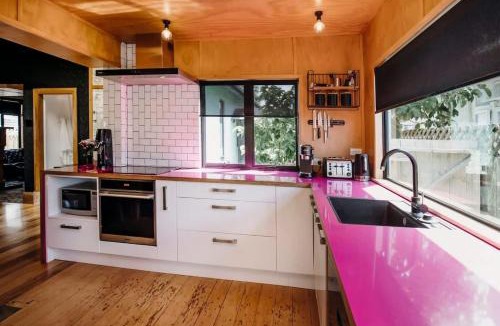 Fitzroy Villa | Fun Times in Fitzroy - eclectic bungalow by beach