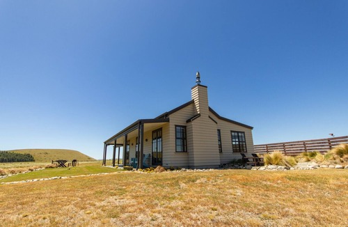 Ben Ohau House | Galaxy Views · Pedalfish Cottages: Galaxy Views FREE WIFI