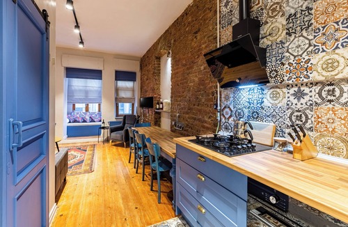 Galata Villa | Ganbaru Tours-Private Triplex in Galata