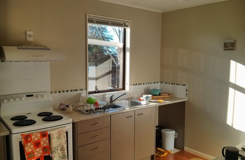 Riwaka House | Gateway to Abel Tasman Park, Kaiteriteri and Motueka. Quiet, spacious, light.
