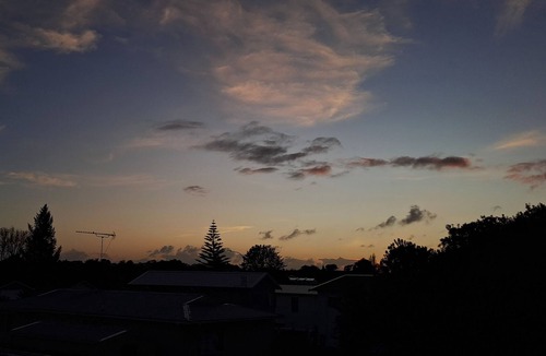 Manurewa House | Gateway to New Zealand BRAND NEW HOME Panoramic views & NEW playground