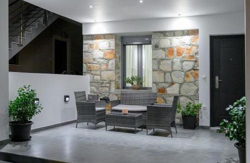 Vonitsa Apartment | George luxury stone apartment