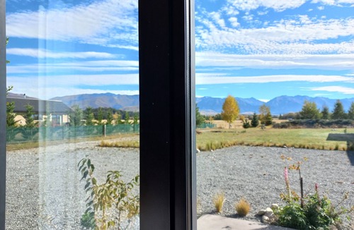 Ben Ohau Cottage | GH Twizel Holiday Cottage located in Mackenzie star gazing reserve
