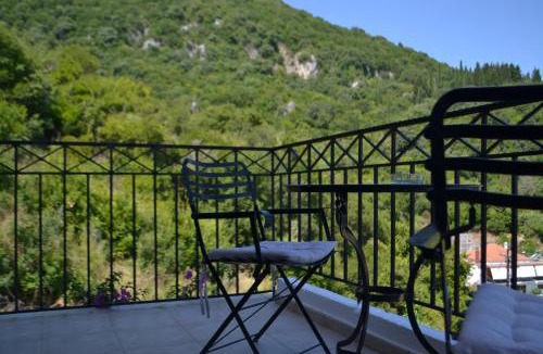 Eleios-Pronnoi Apartment | Giannatos Studios- Isabella