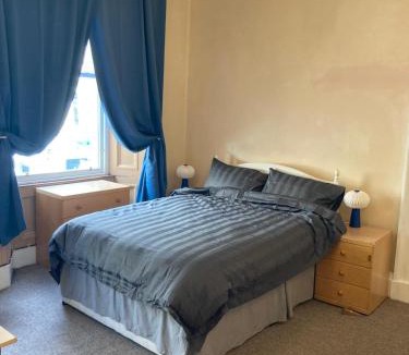 Tollcross Apartment | Gilmore Flat
