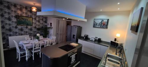 Girvan Apartment | Girvan - Sea View Beach Access Apartment
