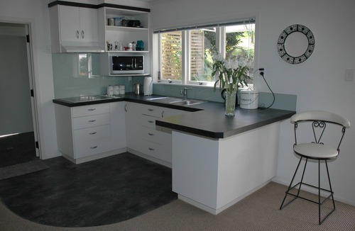 Gisborne House | Gisborne guest house/cottage with a rural setting