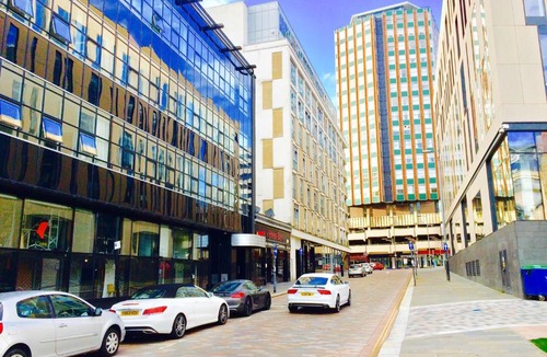 City Centre Glasgow Apartment | Glasgow City Center Flat with Parking